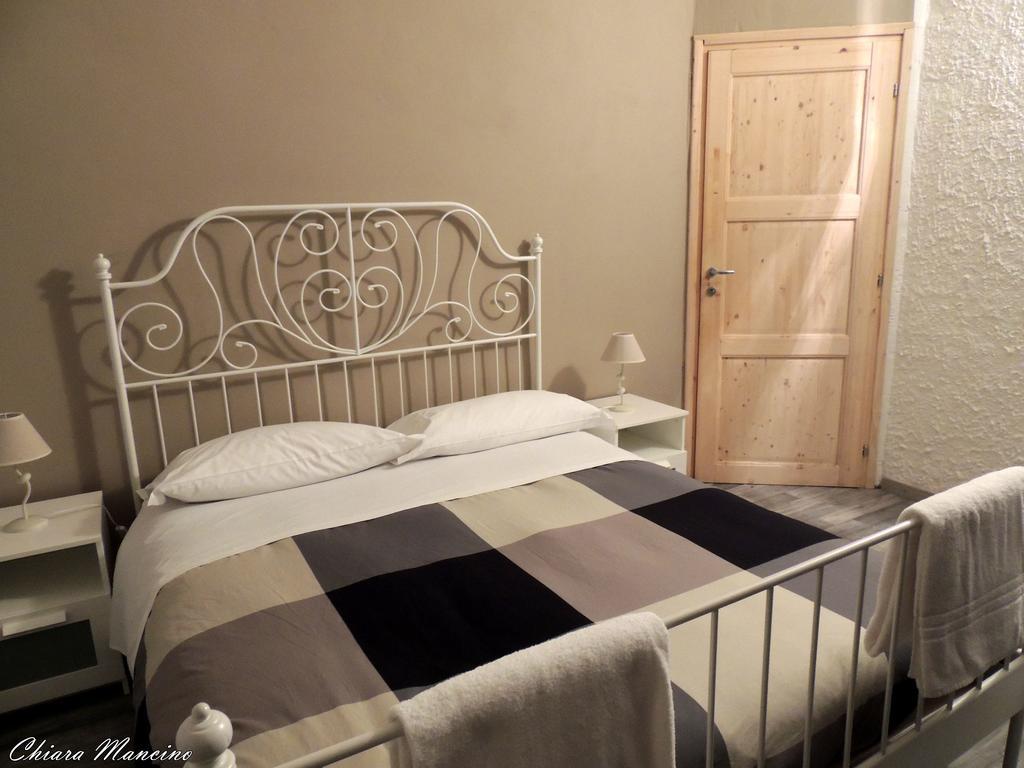 Hotel La Casa Del Colonnello à Verceil Extérieur photo