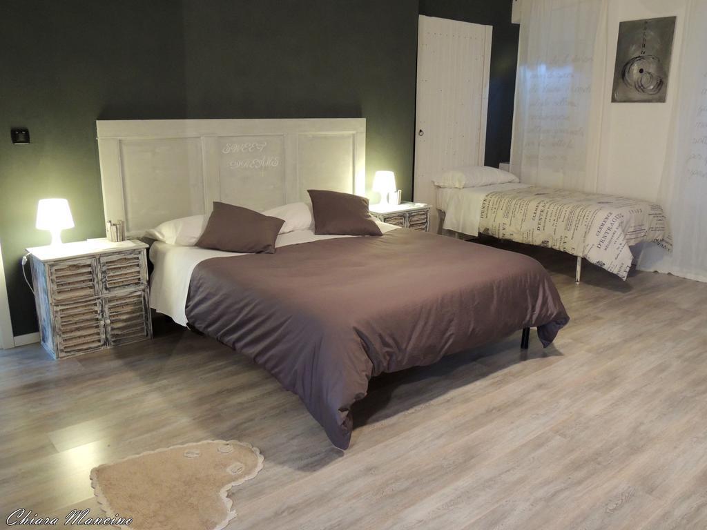 Hotel La Casa Del Colonnello à Verceil Extérieur photo
